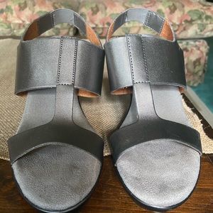 Gray Wedge size 5